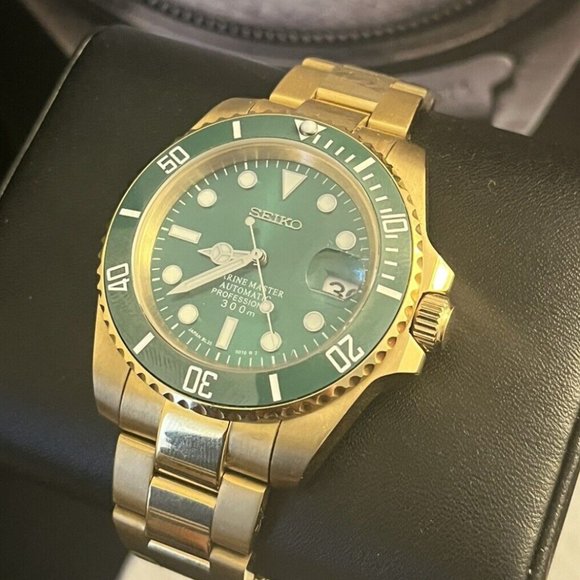 custom build seiko NH35 automatic movement - yellow gold hulk mod - Picture 3 of 5